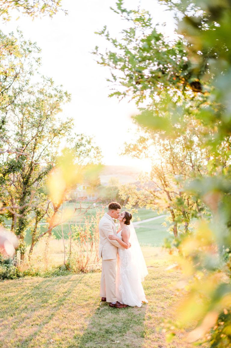 082221_AugustSummerWedding_TheOaksPlumCreek_LaureWolfgang65