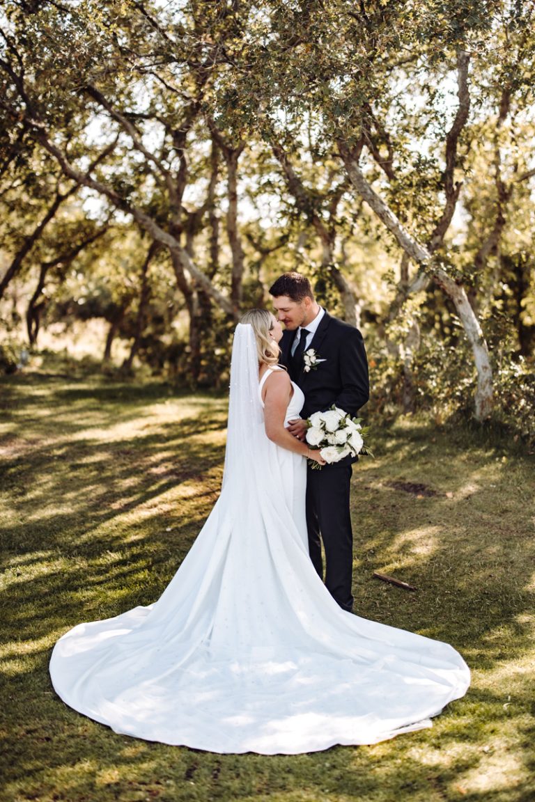 083124_AugustSummerWedding_TheOaksPlumCreek_MackenziKnight16