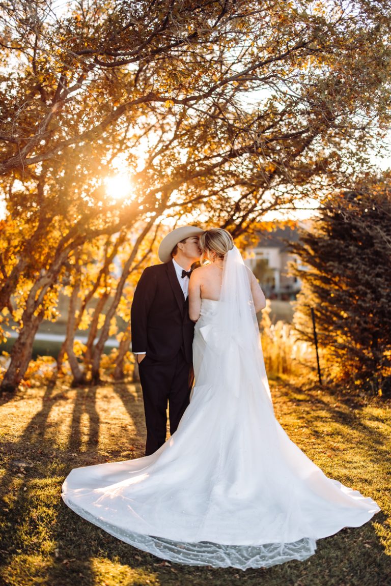 101523_OctoberFallWedding_TheOaksPlumCreek_MackenziKnight6