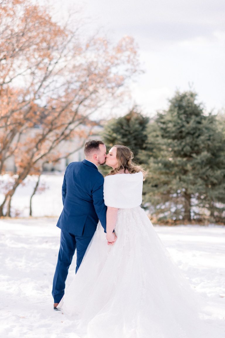 121324_DecemberWinterWedding_TheOaksPlumCreek_AllisonEasterling7