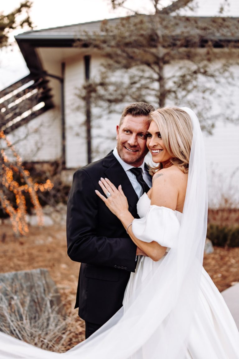 122924_DecemberWinterWedding_TheOaksPlumCreek_MackenziKnight22